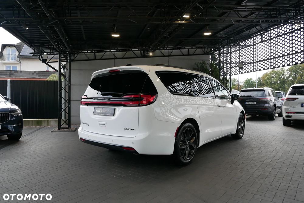Chrysler Pacifica - 3