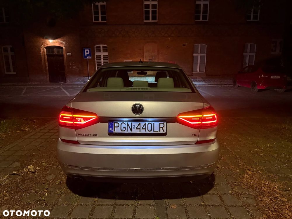 Volkswagen Passat 1.8 TSI (BlueMotion Technology) DSG Highline - 35