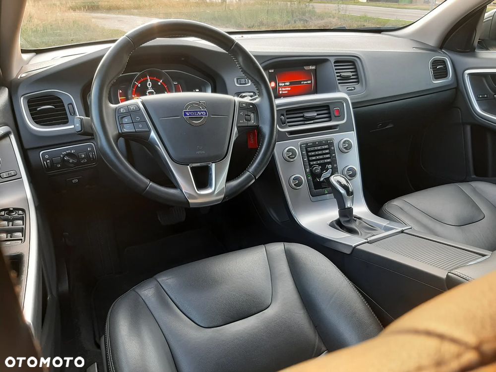Volvo V60 D3 Geartronic Summum - 18
