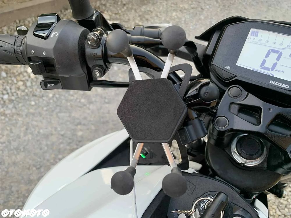 Suzuki GSX - 38