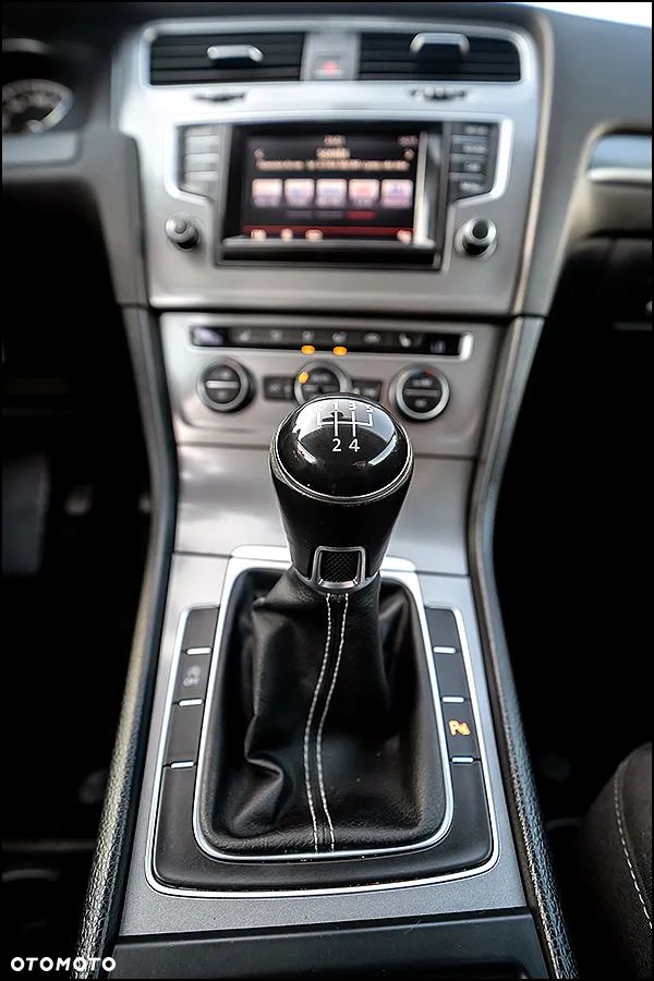 Volkswagen Golf - 26