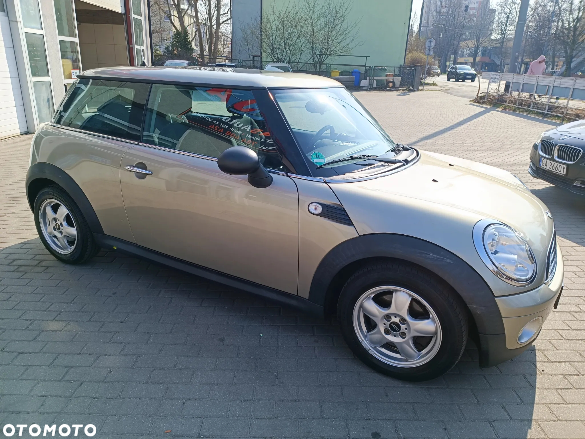 MINI ONE Standard - 9