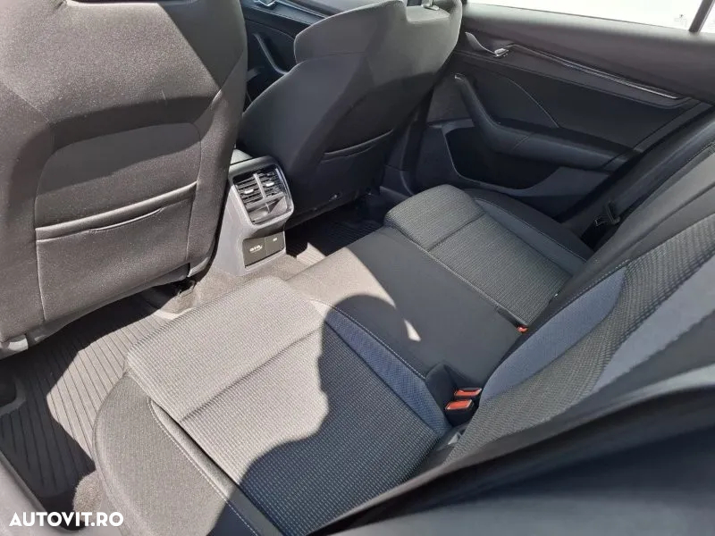 Skoda Octavia 2.0 TDI DSG Ambition - 27