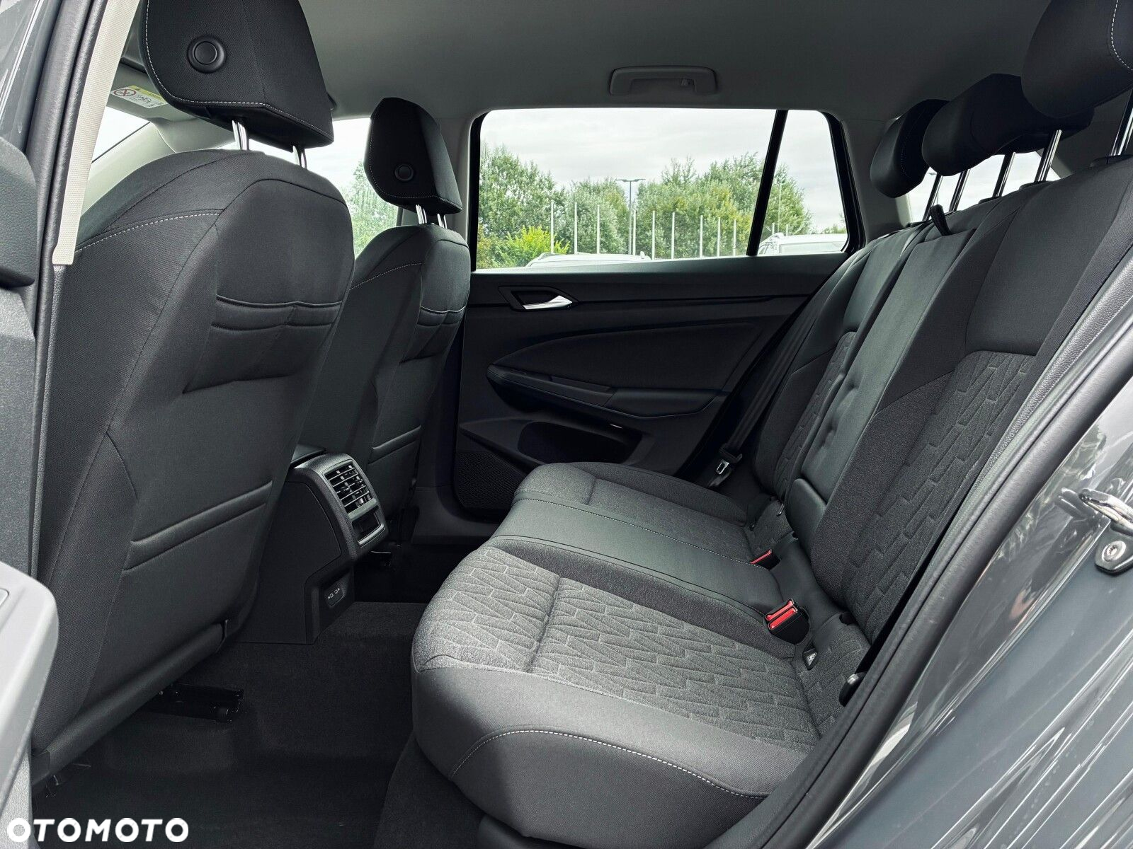 Volkswagen Golf - 23