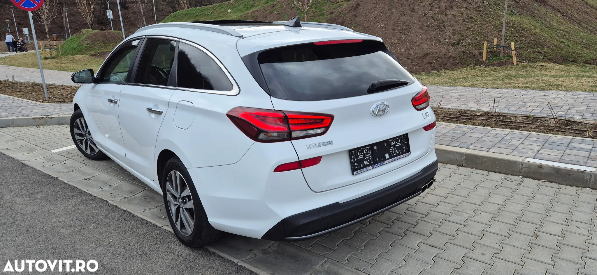 Hyundai i30 Kombi 1.6 CRDI DCT Passion Plus - 4
