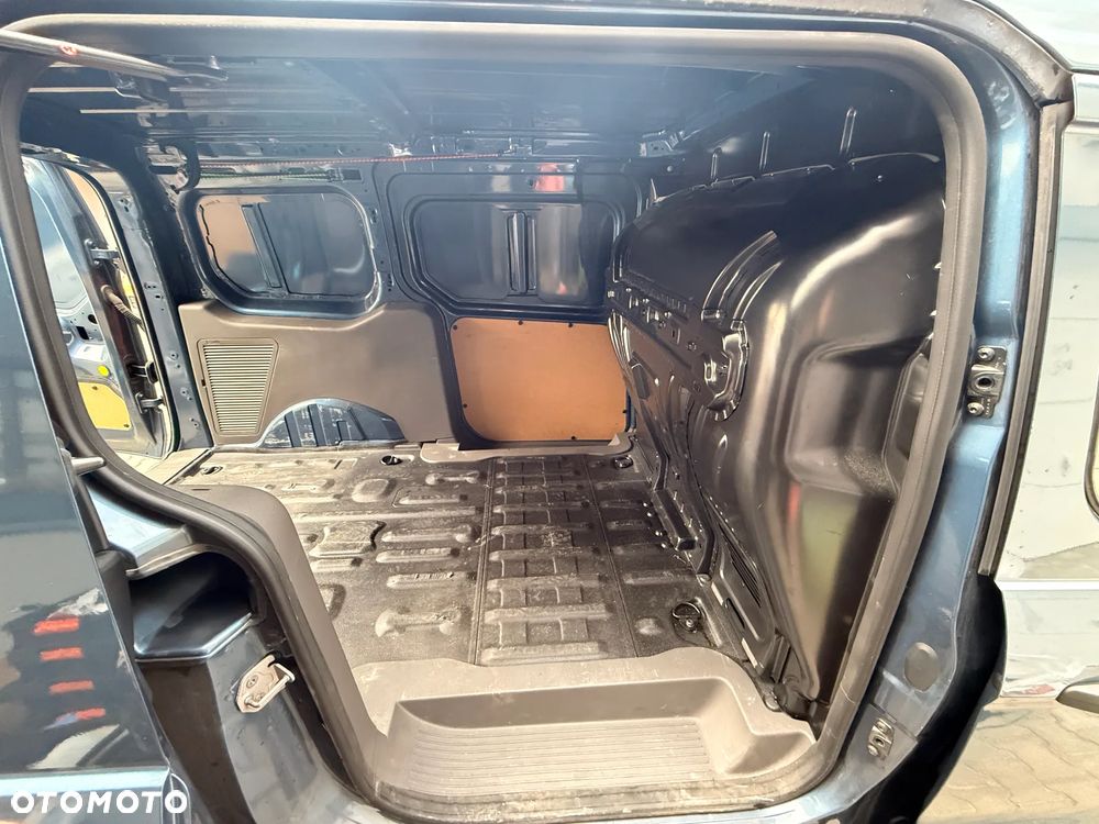Ford Transit Connect - 22