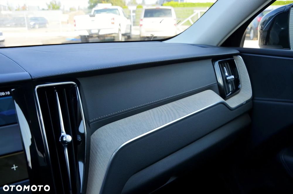 Volvo XC 60 T6 Plug-In Hybrid AWD Inscription - 20