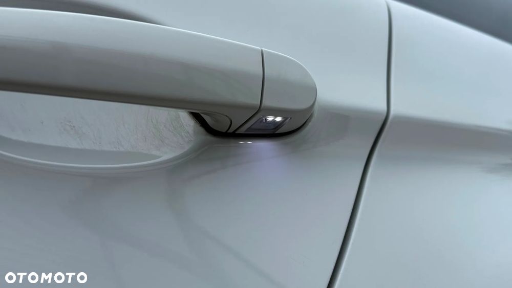 BMW Seria 3 318i Edition Sport - 35