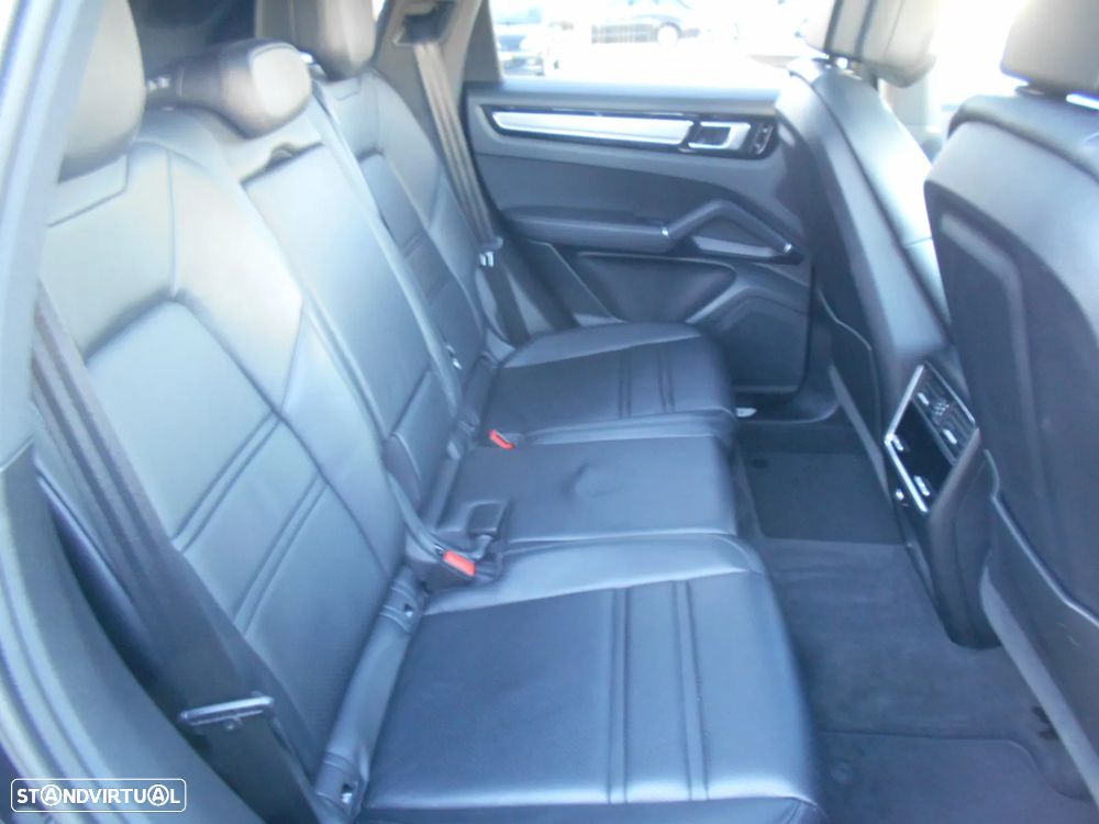 Porsche Cayenne S Platinum Edition - 13