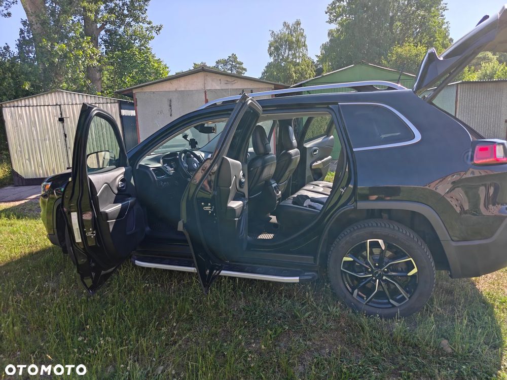 Jeep Cherokee - 3