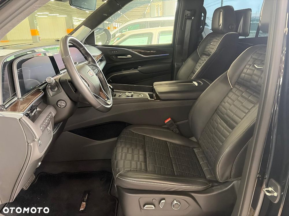 Cadillac Escalade - 11