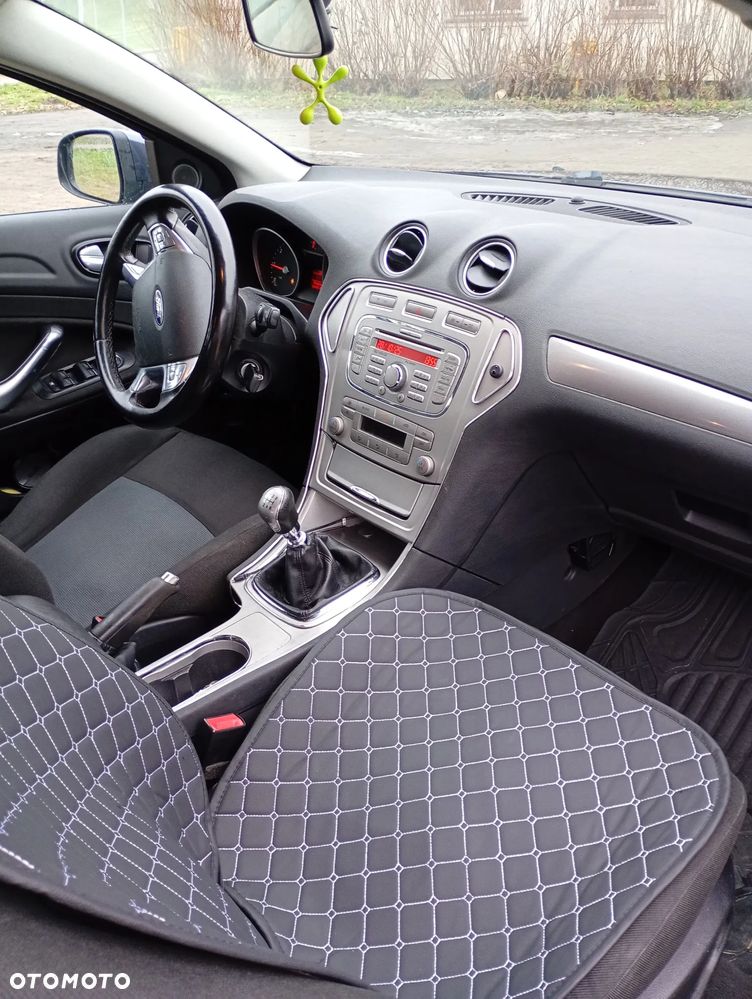 Ford Mondeo 1.8 TDCi Ambiente - 4