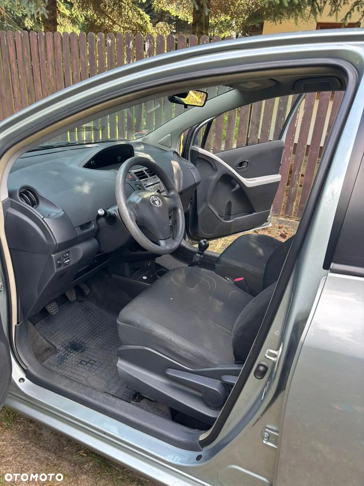 Toyota Yaris 1.33 Luna - 8