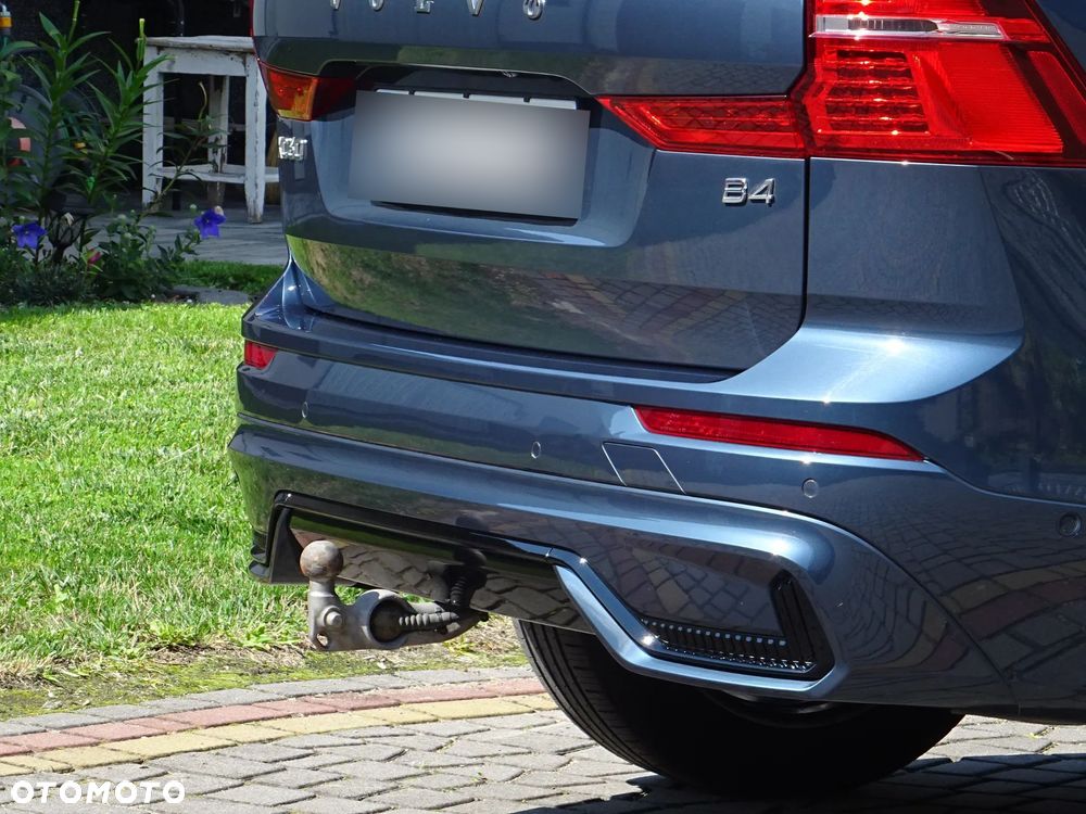 Volvo XC 60 B4 D Plus Dark - 21