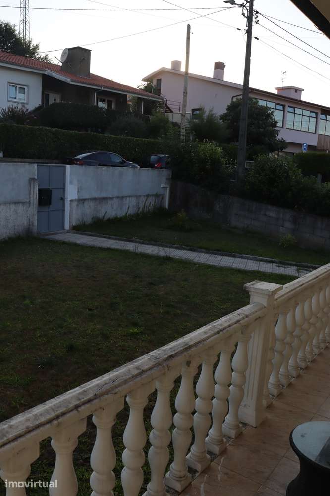 Moradia com terreno amplo - Selho S. Jorge, Guimarães - Grande imagem: 2/4