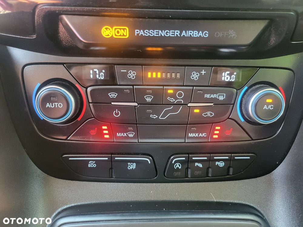 Ford Tourneo Connect Grand - 26