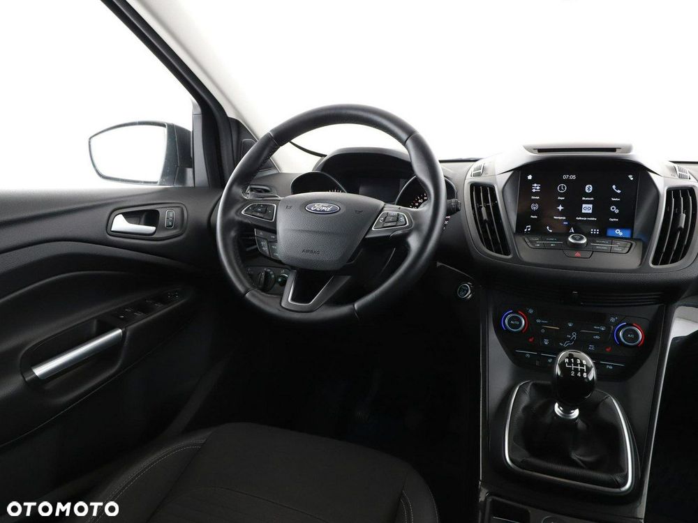 Ford Kuga 1.5 EcoBoost 2x4 Titanium - 17
