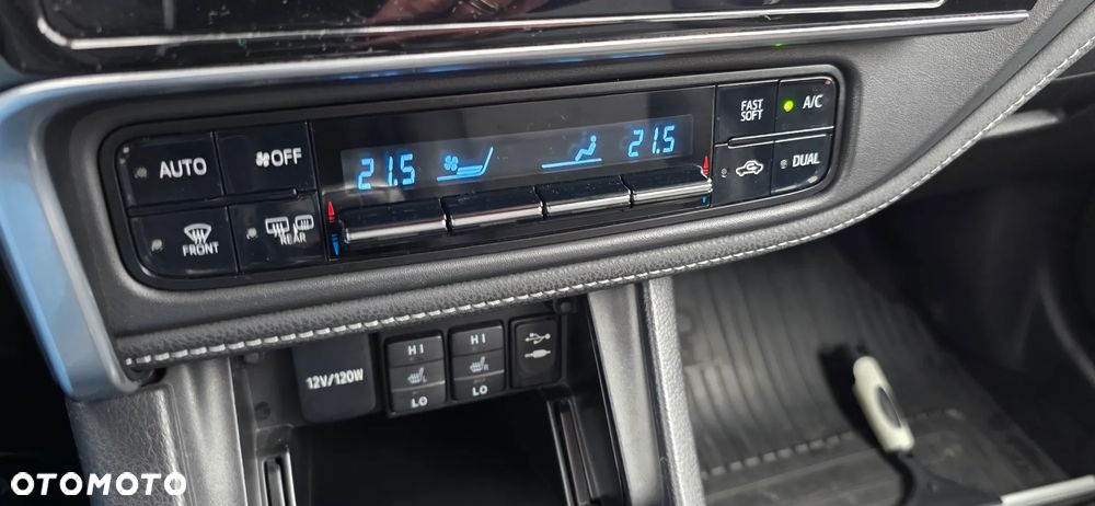 Toyota Corolla 1.6 50th Anniversary - 11