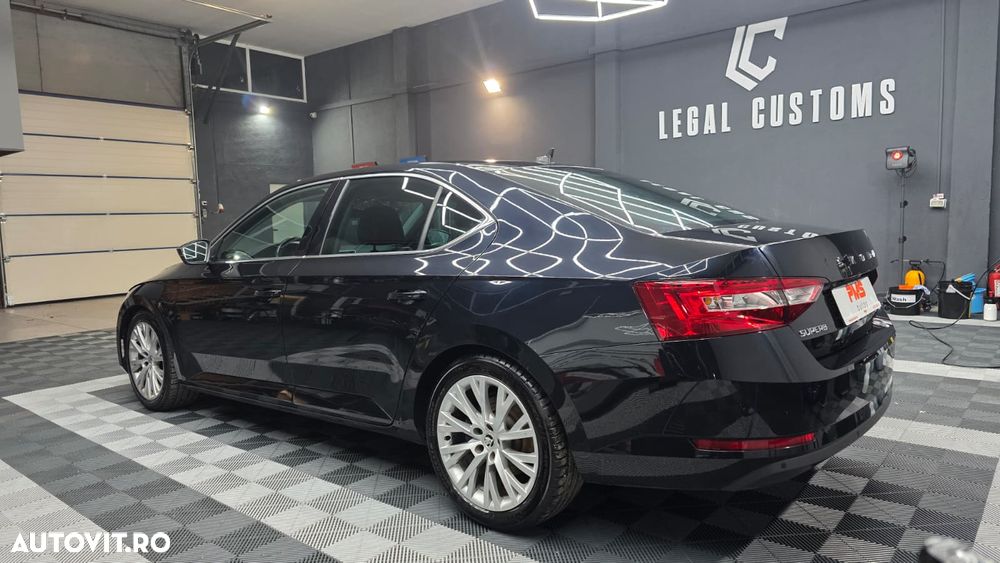 Skoda Superb 2.0 TDI DSG Premium Edition - 4
