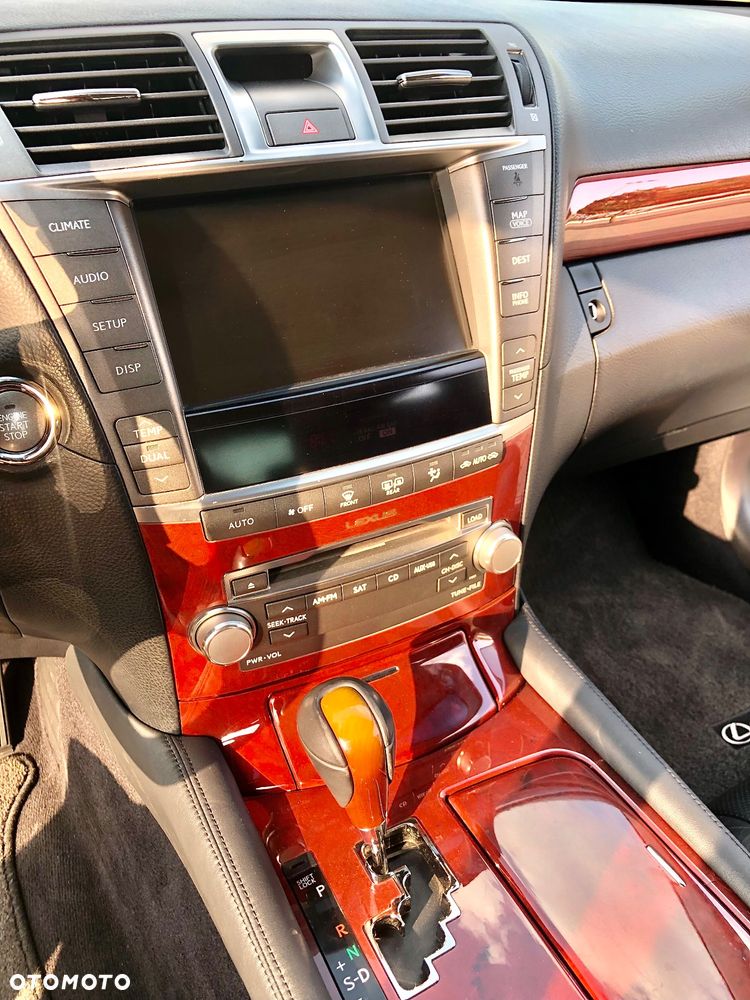 Lexus LS 460 Ambience Line - 18