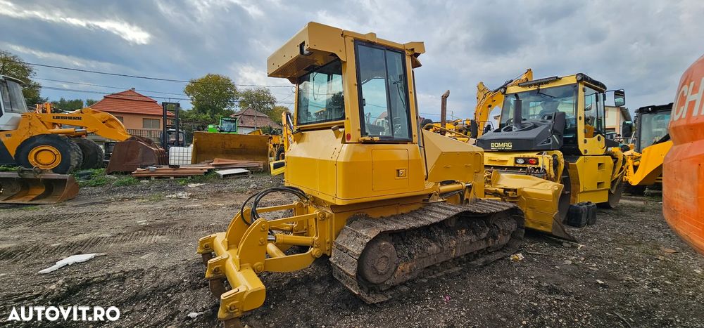 Caterpillar CAT D4G Buldozer - 5