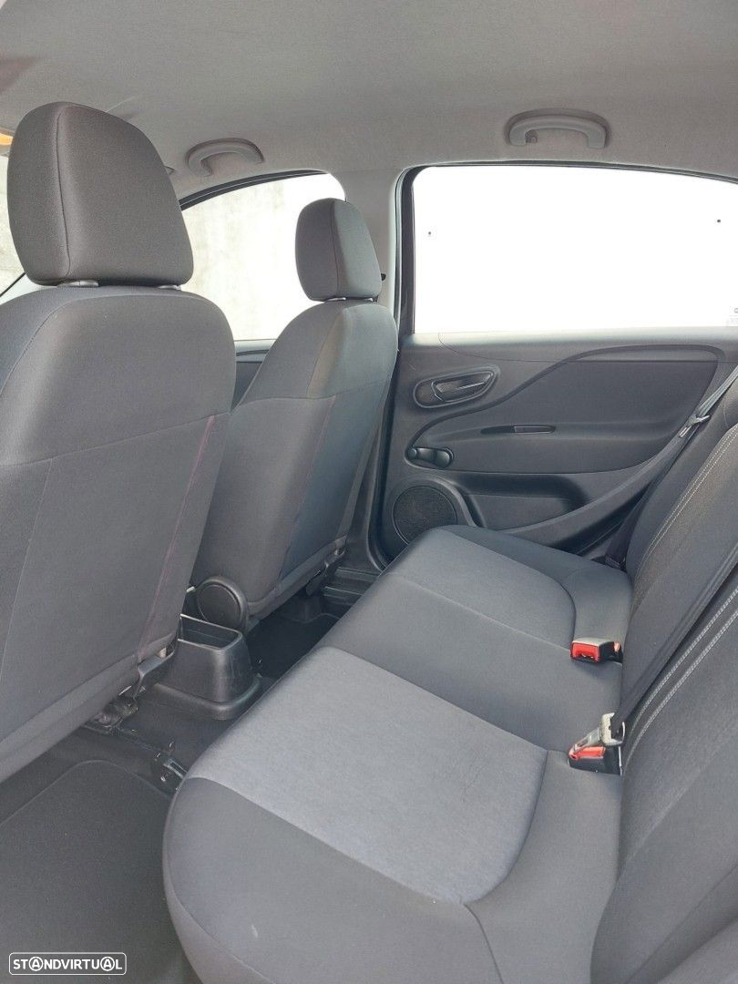 Fiat Punto 1.2 Lounge S&S - 11