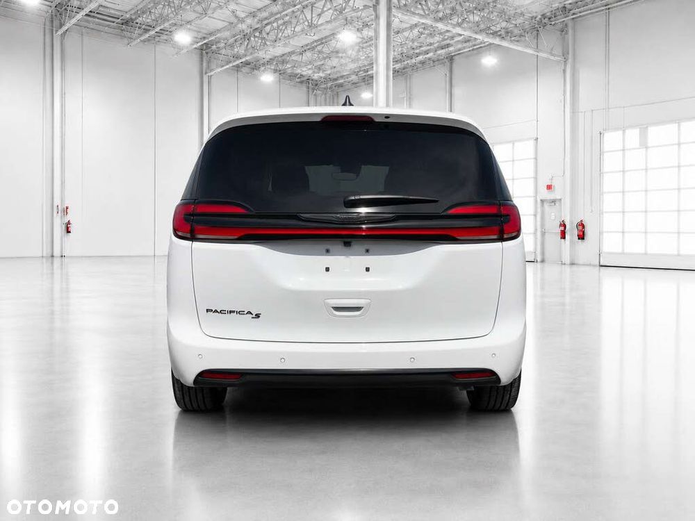 Chrysler Pacifica - 6