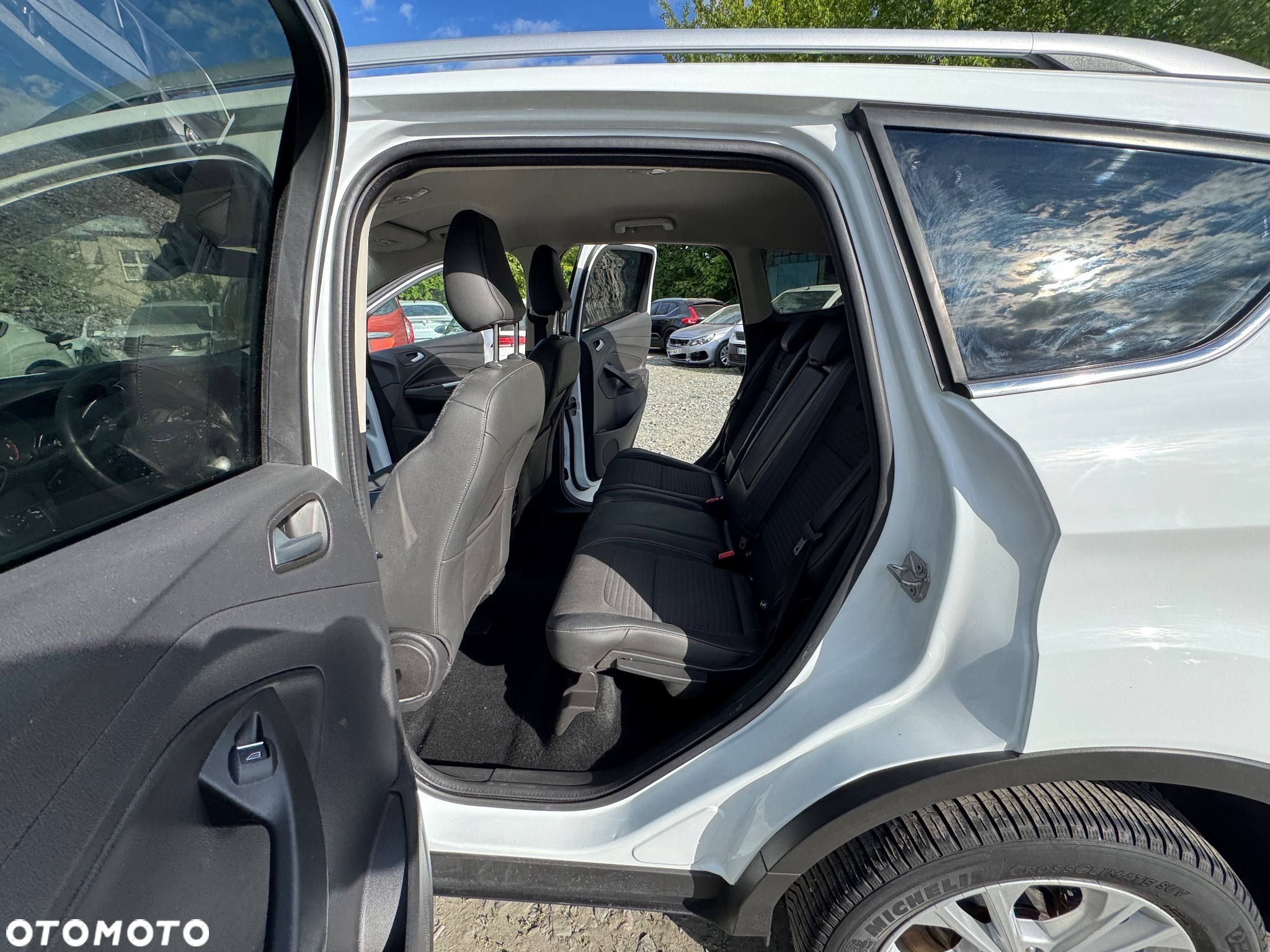Ford Kuga - 13
