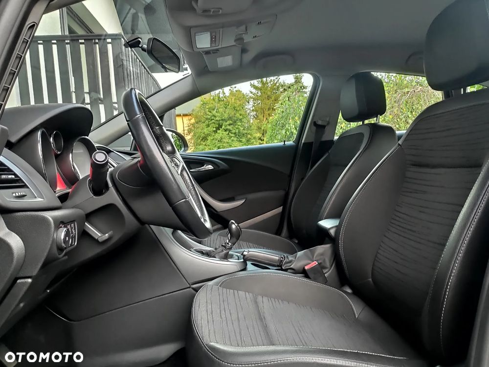 Opel Astra 1.4 T Essentia - 14
