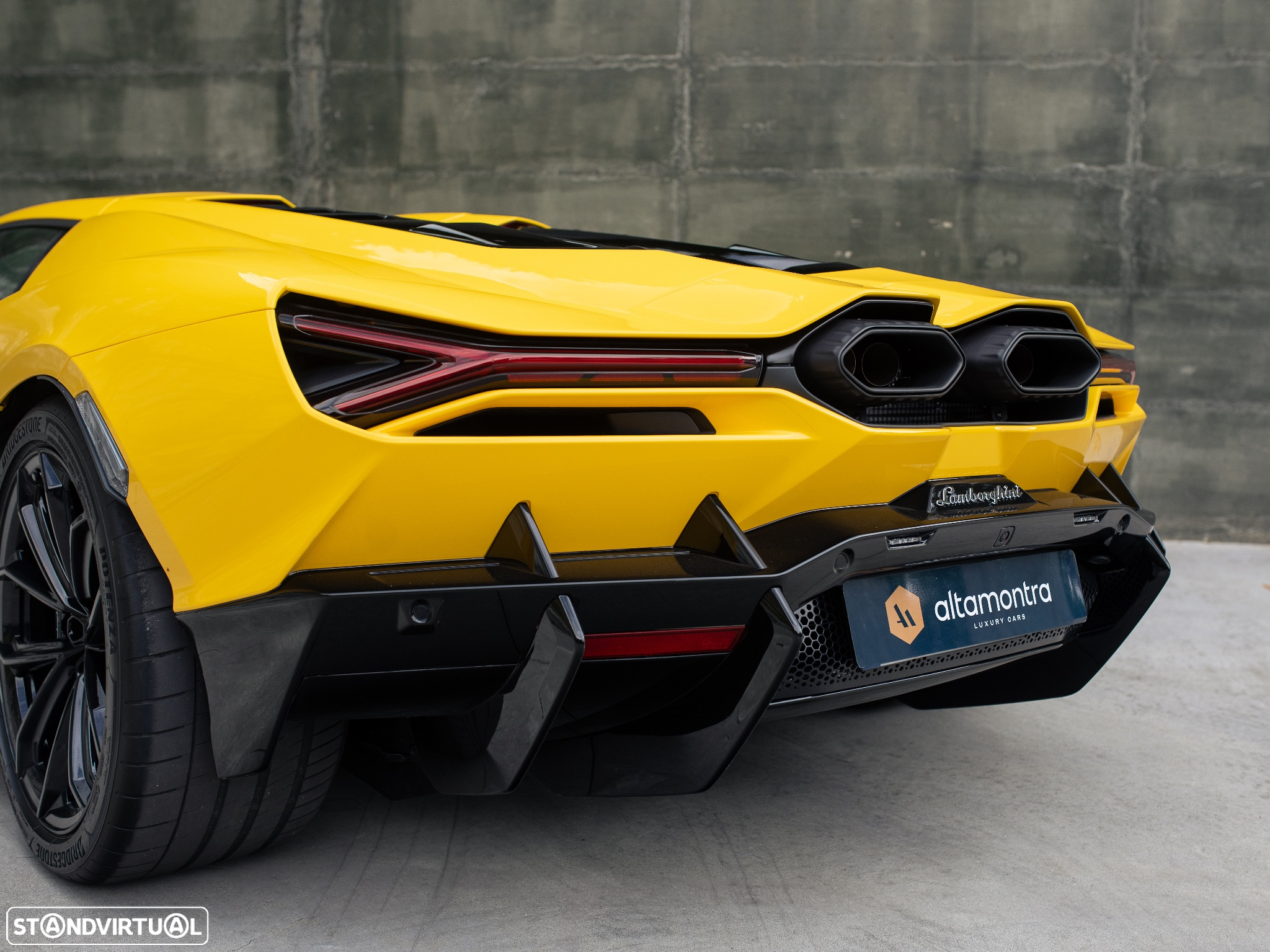 Lamborghini Revuelto - 21