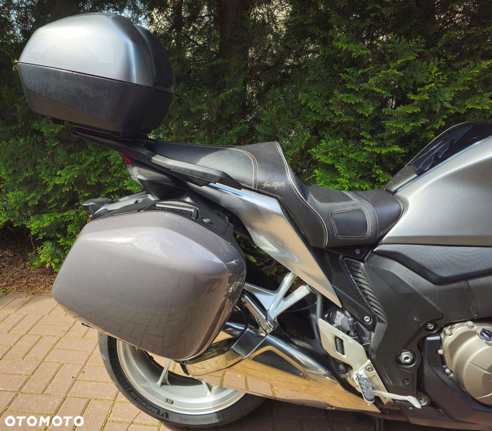 Honda VFR - 4