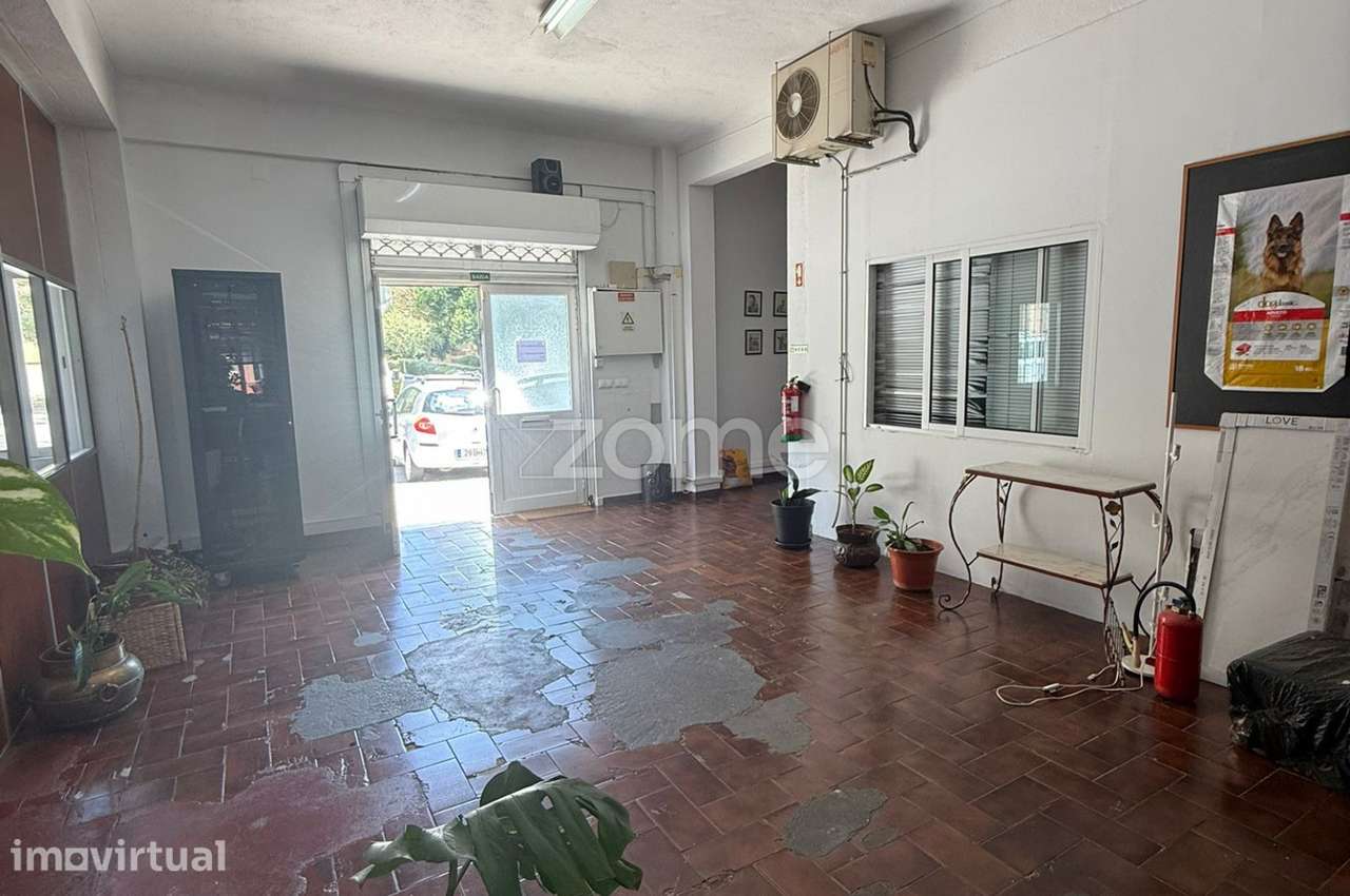 Armazém com 600 m² – 2 Pisos, Escritórios e Excelentes Acessos - Grande imagem: 4/32