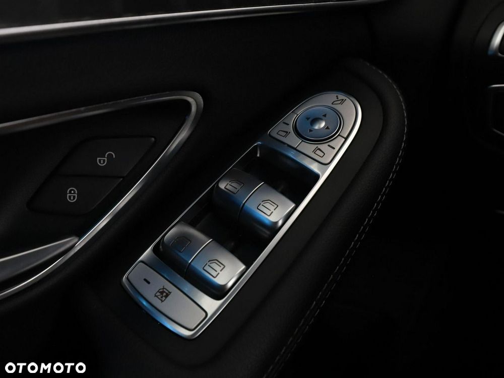 Mercedes-Benz Klasa C 180 9G-TRONIC AMG Line - 35