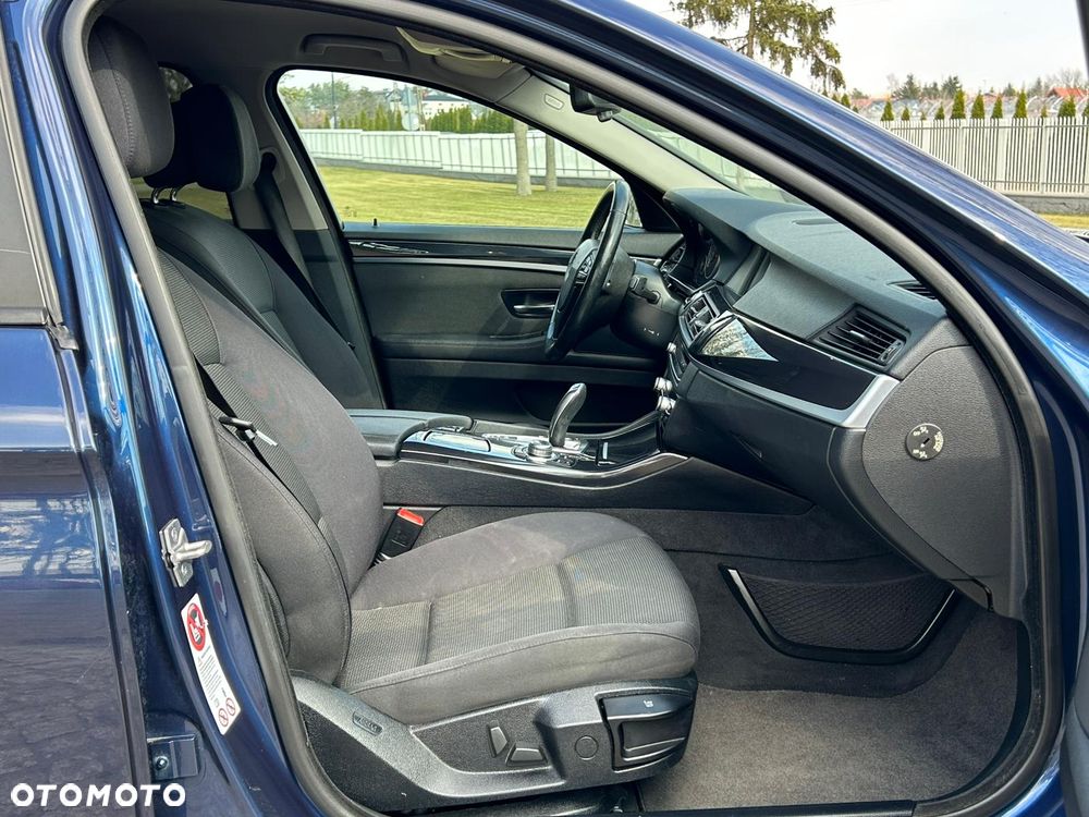 BMW Seria 5 528i xDrive - 9