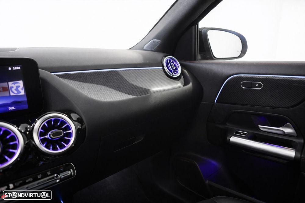 Mercedes-Benz GLA 250 e AMG Line - 34