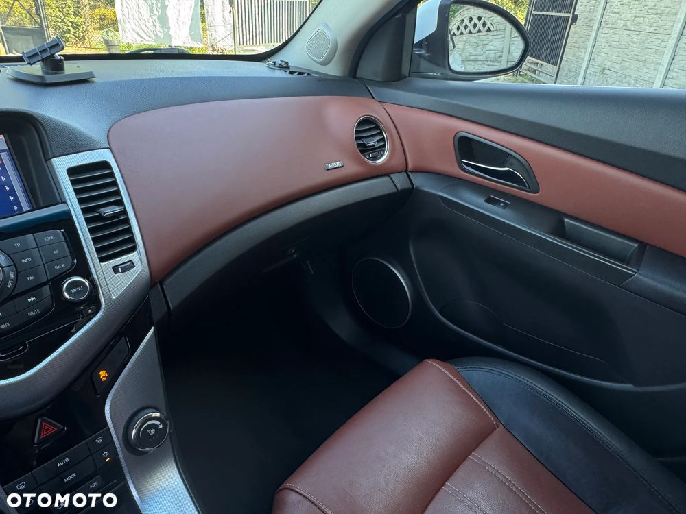 Chevrolet Cruze 1.8 LTZ+ - 17