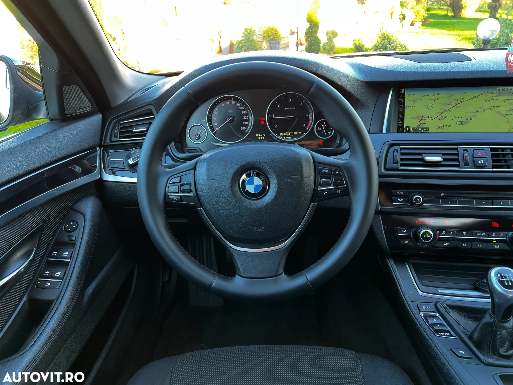 BMW Seria 5 525d - 29
