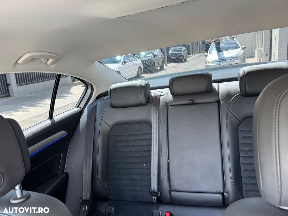 Volkswagen Passat 2.0 TDI DSG Highline - 28