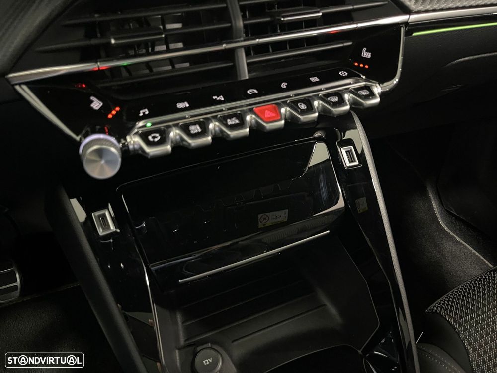 Peugeot 2008 1.2 PureTech GT Line - 48