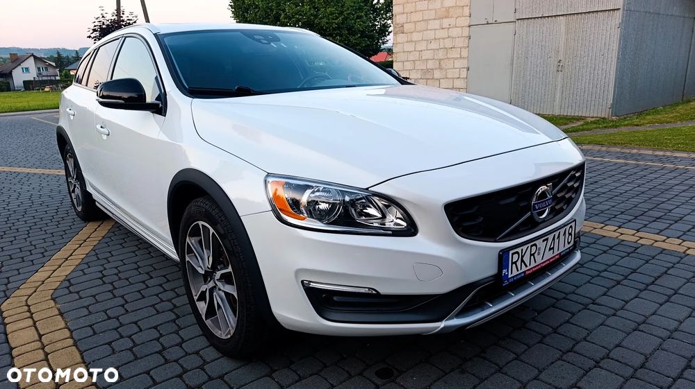 Volvo V60 Cross Country - 9