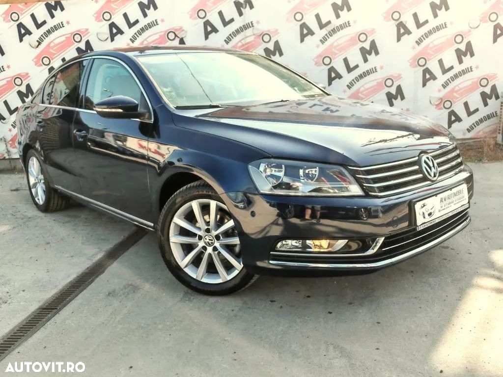 Volkswagen Passat - 1
