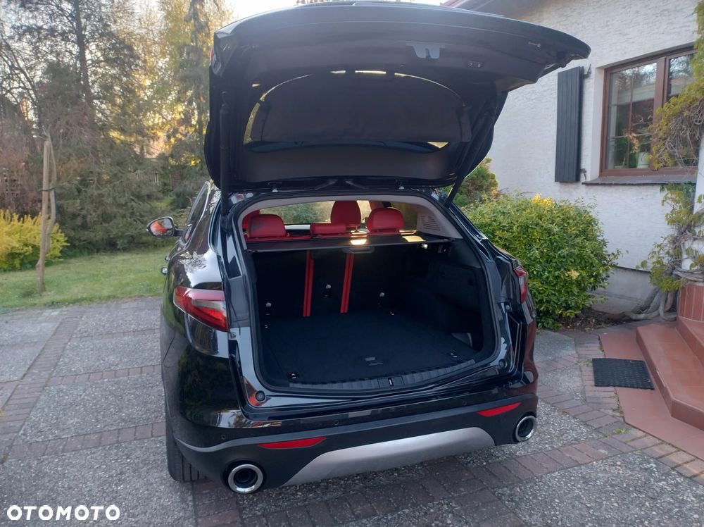 Alfa Romeo Stelvio - 10