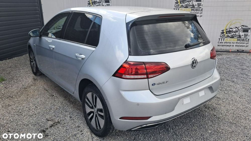 Volkswagen Golf - 12