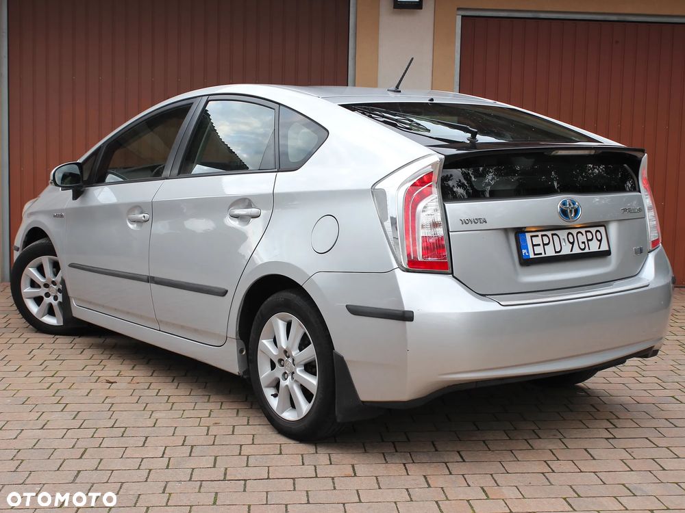 Toyota Prius (Hybrid) Life - 5