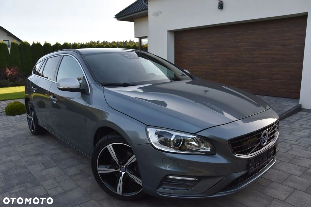 Volvo V60 D3 AWD Geartronic R-Design - 8