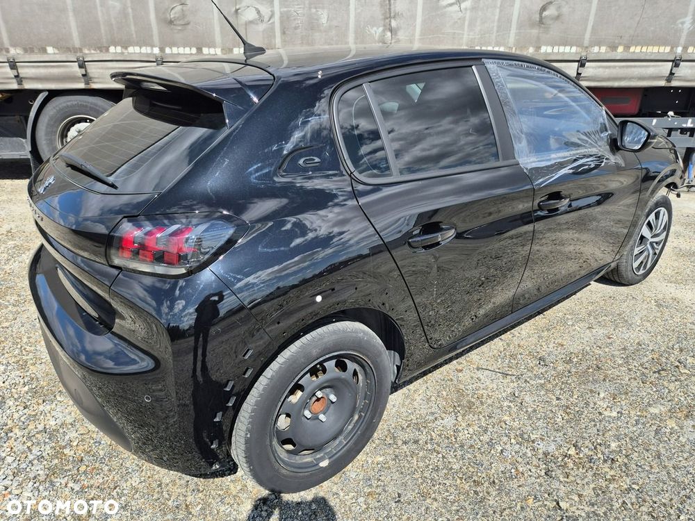 Peugeot 208 - 3
