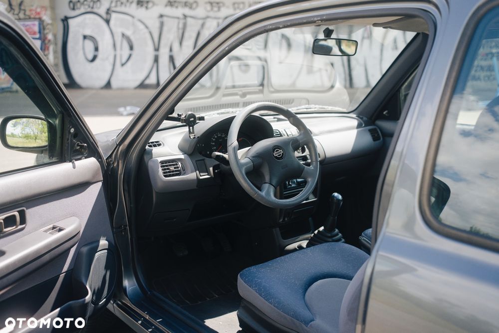 Nissan Micra - 12