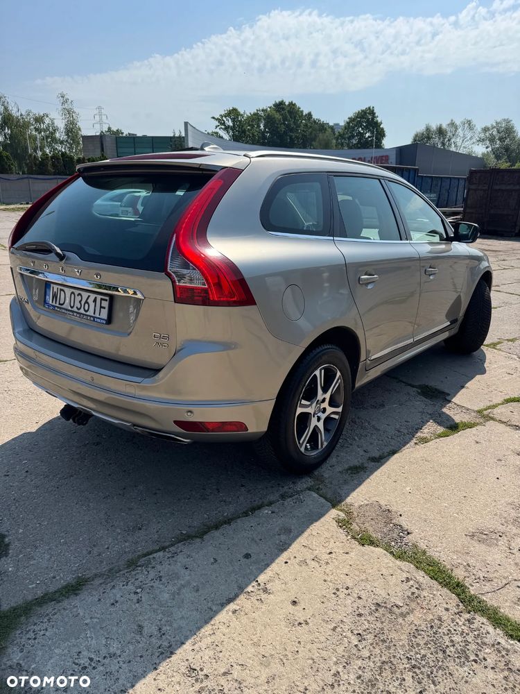 Volvo XC 60 D5 AWD Momentum - 4