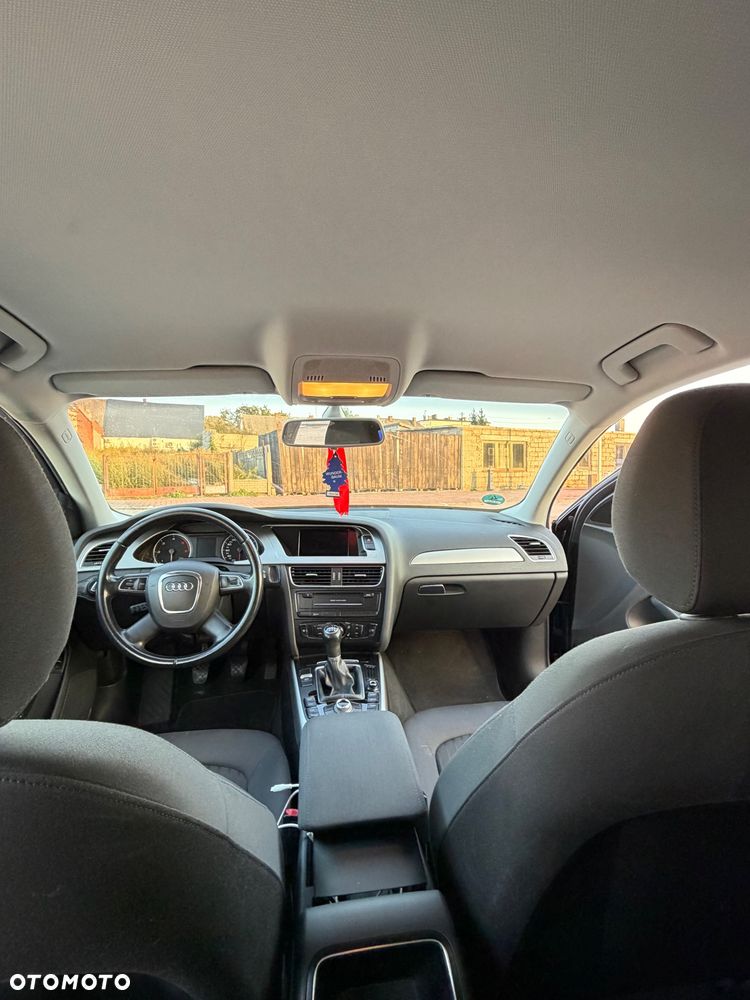 Audi A4 Limousine - 17