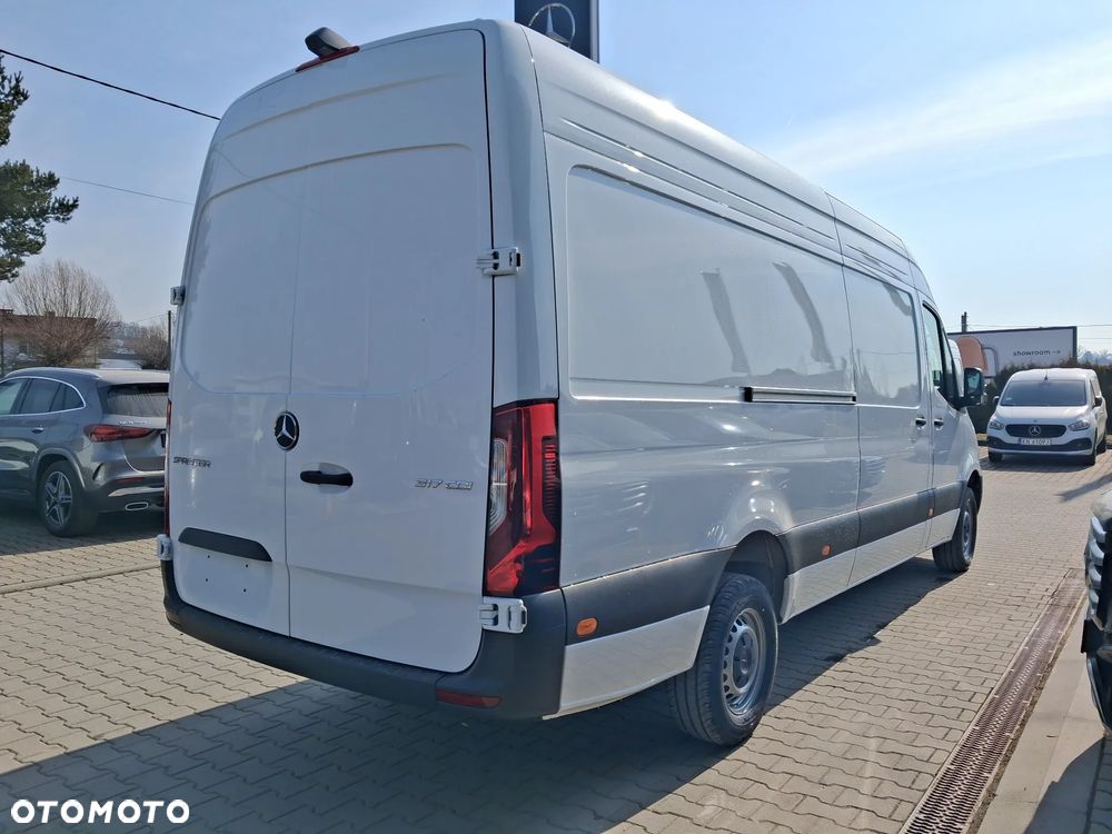 Mercedes-Benz Sprinter - 8